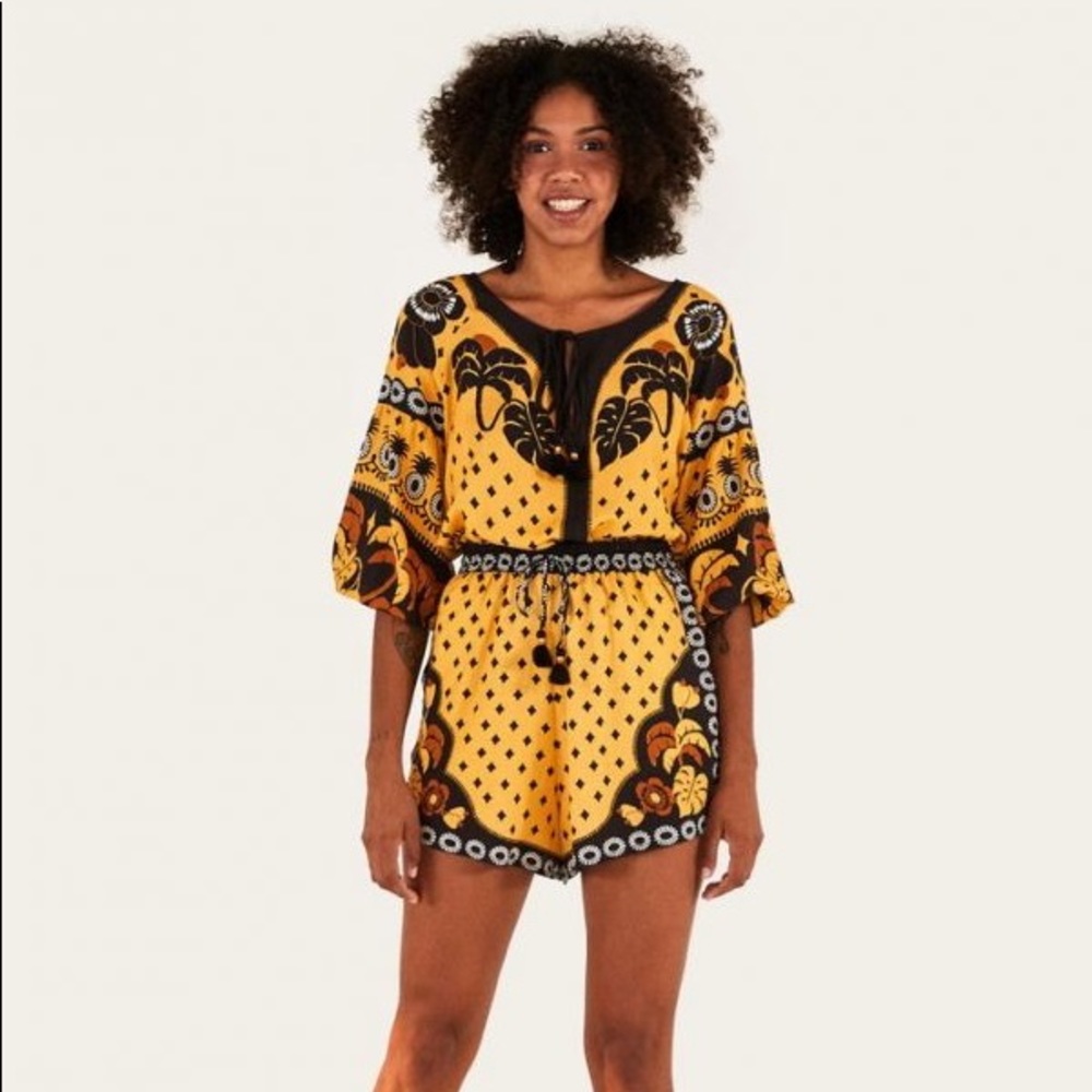 Farm Rio Shorts Beautiful Yellow and Black Cashew and foliage print - Size XL - Picture 3 of 3
